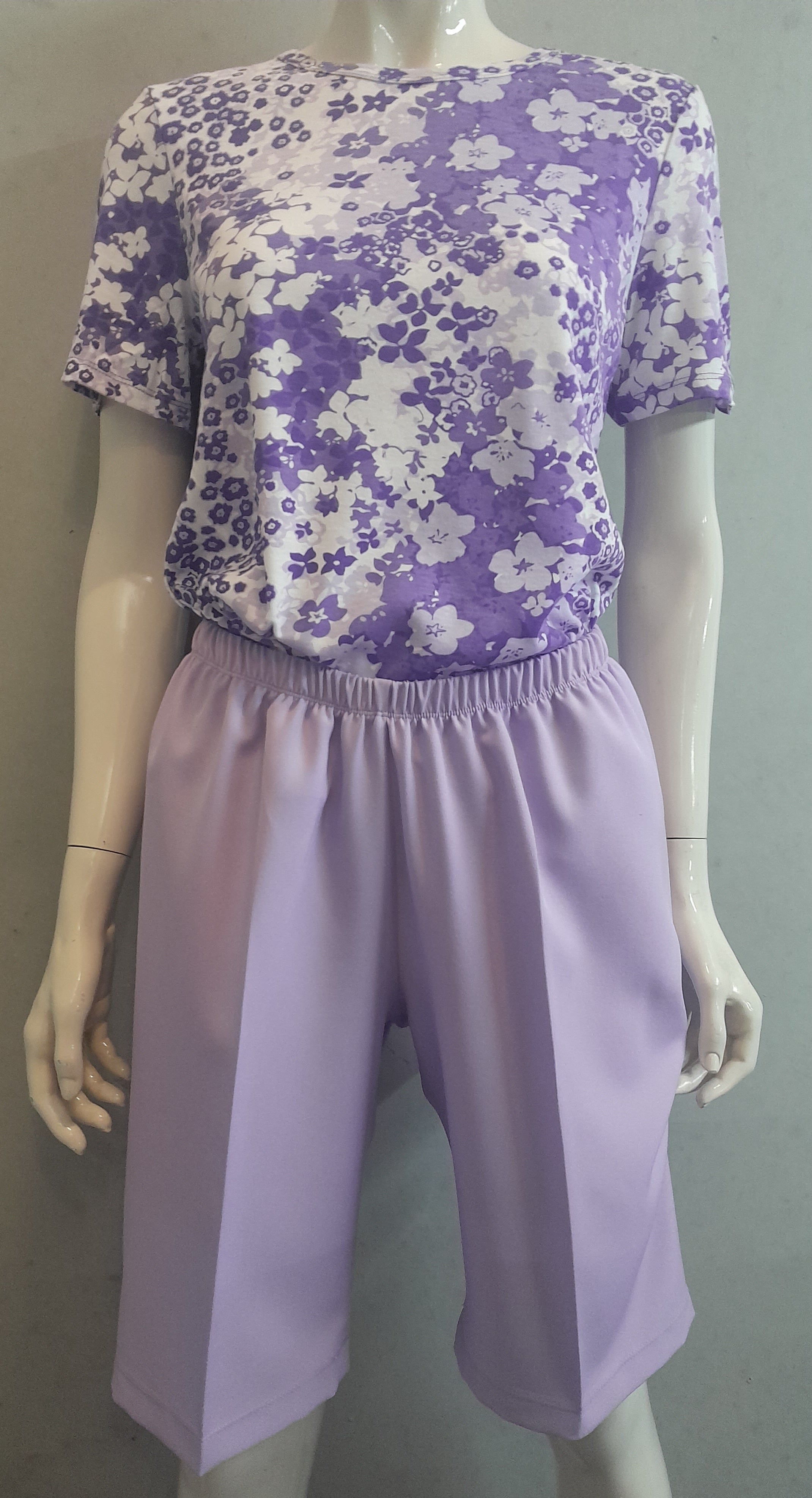 LADIES OPEN BACK SHORTS - LILAC